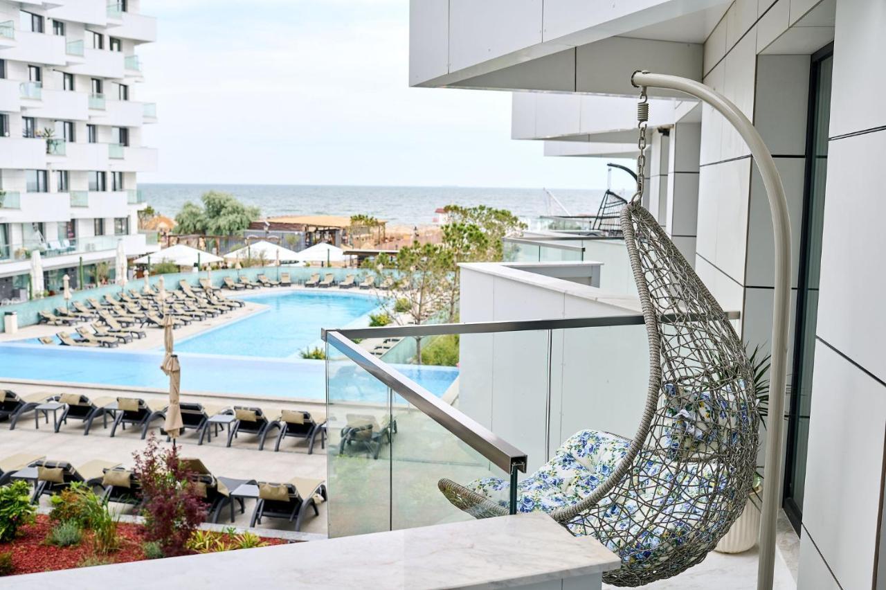 Infinity Summer Crib - Parking Apartment