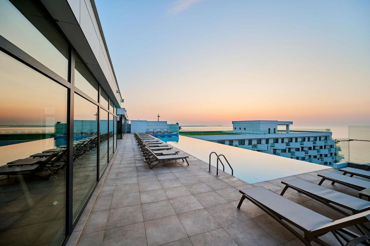 Infinity Summer Crib - Parking *
